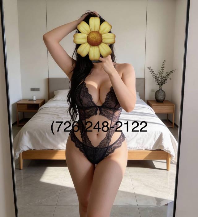 💋🎀 (WALK-IN )Welcome 💋🚿🛁VICKY’S Health SPA🛁 📞(726)248-2122 Relaxation +Table Shower.🏧💋2525 NE Loop  410 San Antonio Texas 782