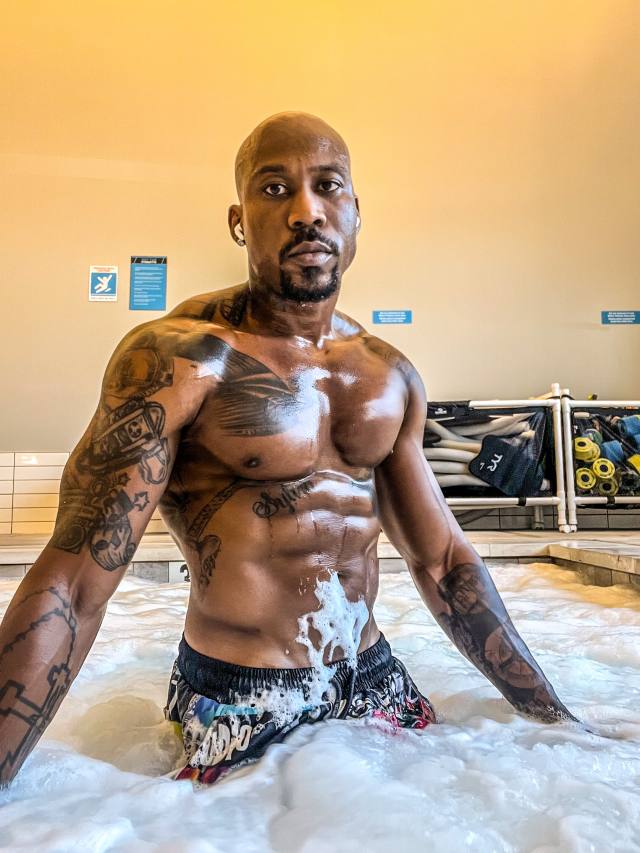 💪🏾❤️‍🔥Newly certified black masseuse 💆🧖‍♀️🔥The most handsome man in the city 🔥if you can have fun with 8 🍆 ✨Incall/ outcall o