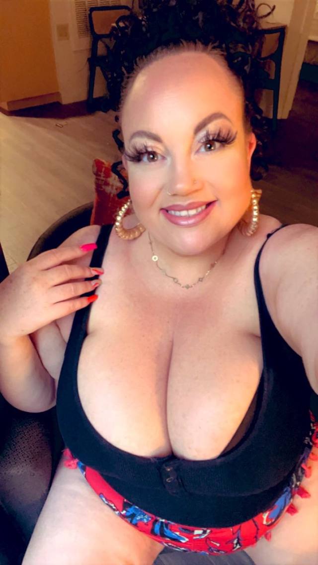 Available for hookup and all sort of adult fun