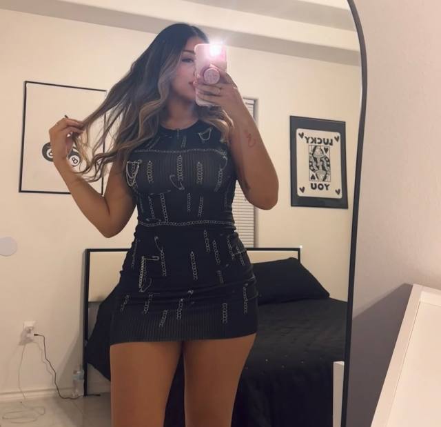 YENI sensual Latina