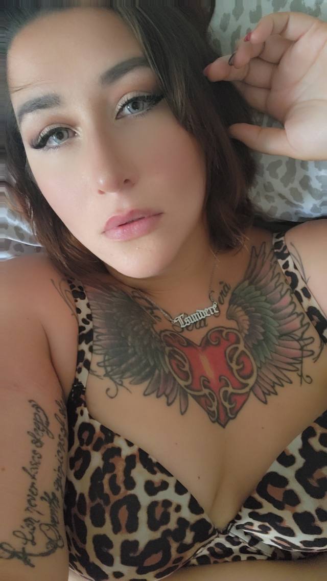 Your new favorite MILF 💕 Gorgeous, sensual, comfortable, laid back. 🥰GREAT REVIEWS