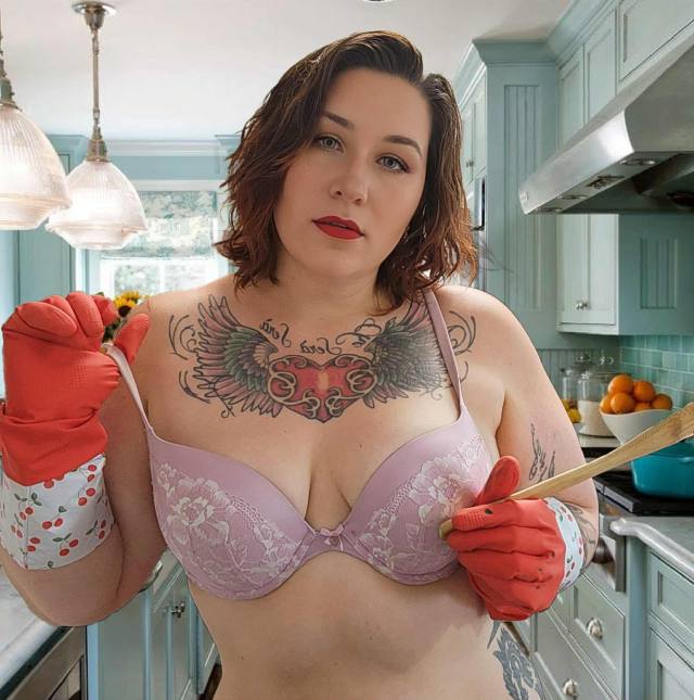 Your new favorite MILF 💕 Gorgeous, sensual, comfortable, laid back. 🥰GREAT REVIEWS