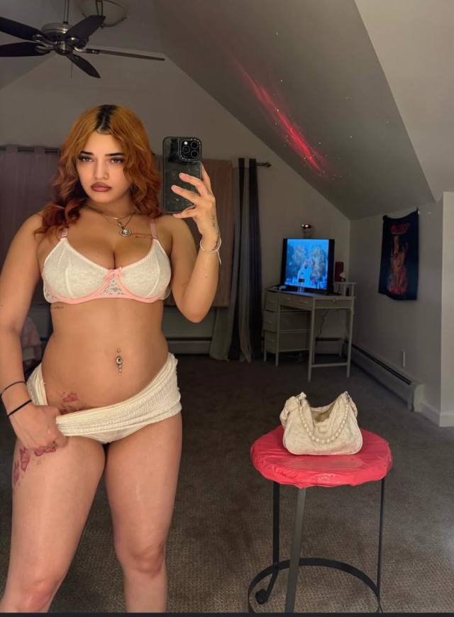 I’m available for meetups, both in-call and outcall.